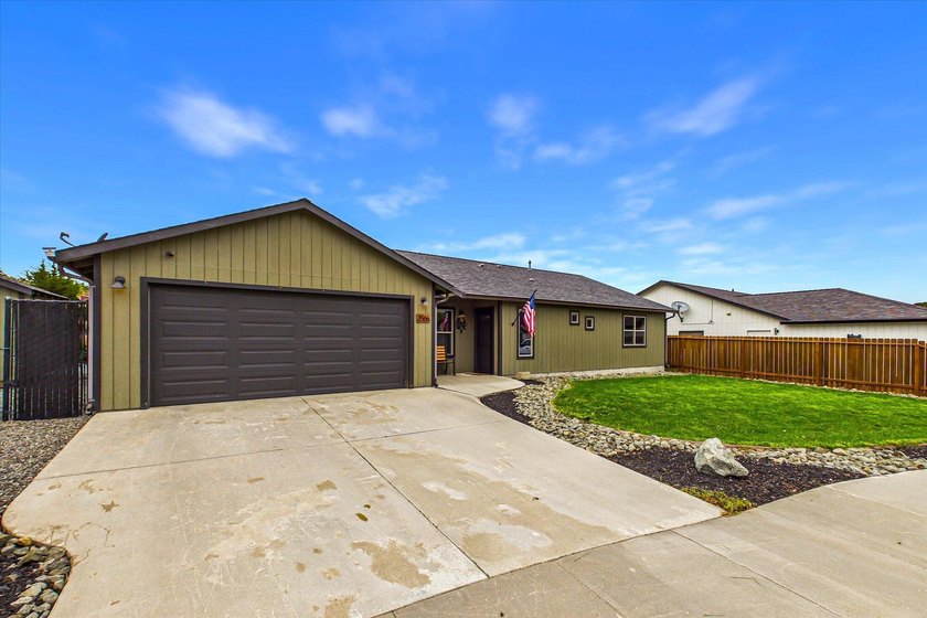 This beautifully maintained 3 bedroom, 2 bath home offers 1,488 - Beach Home for sale in Fortuna, California on Beachhouse.com
