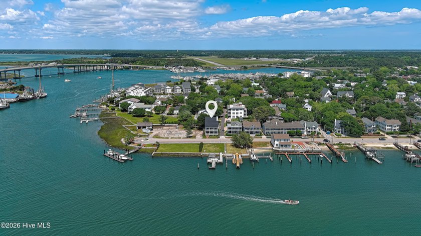 Rare completely renovated home on Front Street with deep water - Beach Home for sale in Beaufort, North Carolina on Beachhouse.com