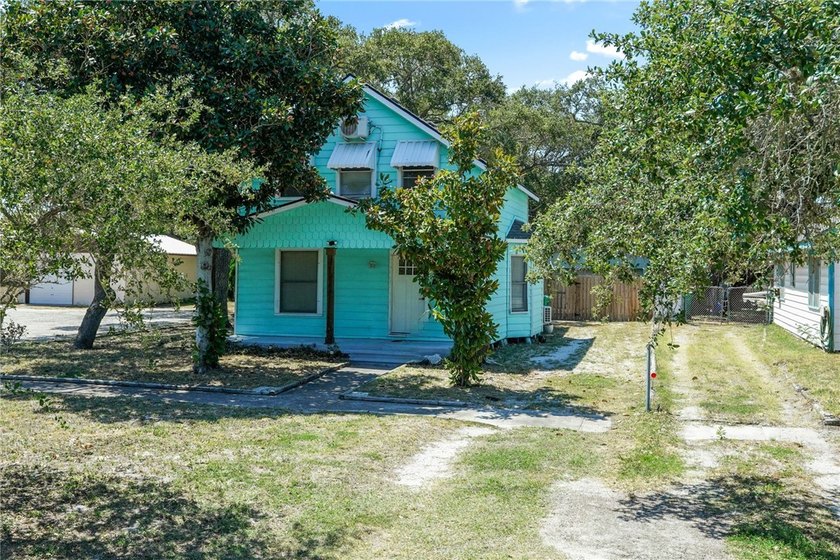 $5000 closing costs with acceptable offer!! Adorable Historic - Beach Home for sale in Aransas Pass, Texas on Beachhouse.com