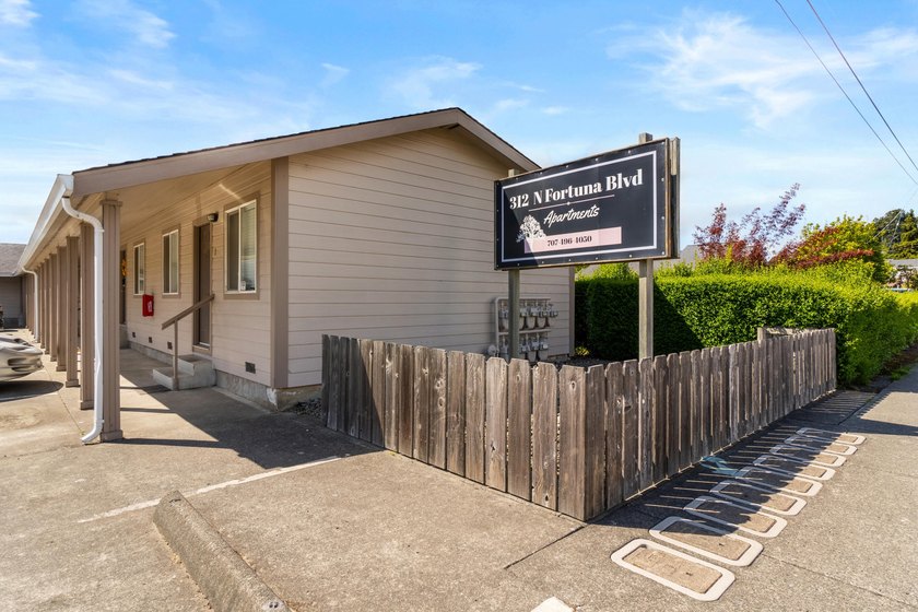 Fortuna 9-unit apartment complex.The property offers a variety - Beach Home for sale in Fortuna, California on Beachhouse.com