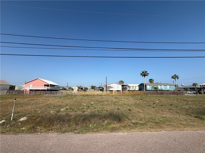 Build your coastal home at 214 Seaside Dr in Corpus Christi - Beach Lot for sale in Corpus Christi, Texas on Beachhouse.com