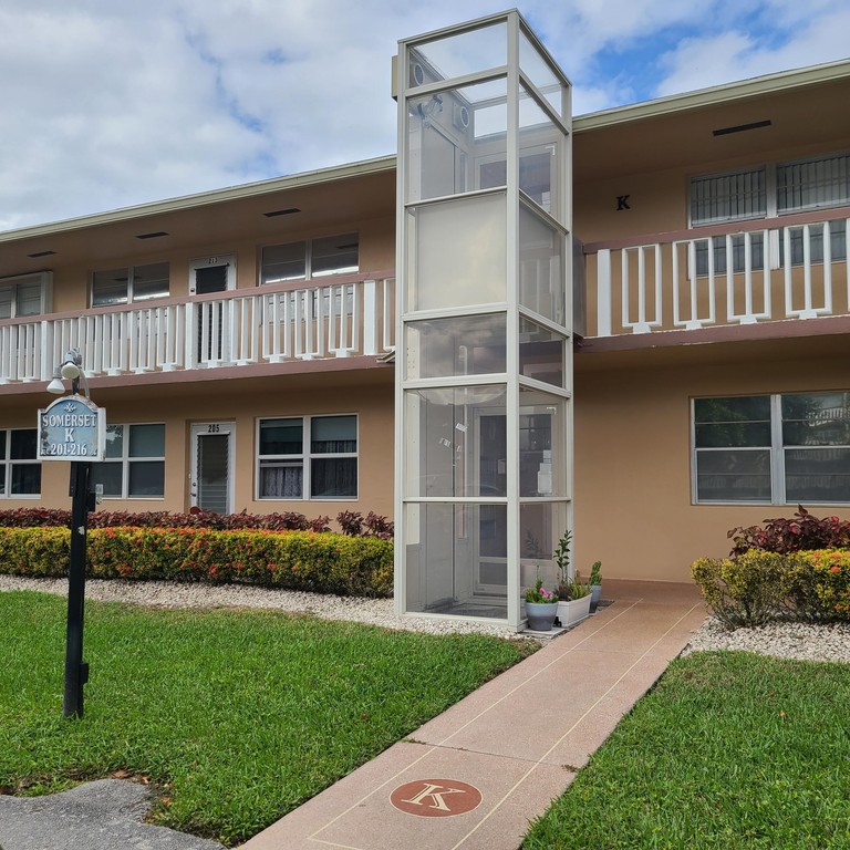 This is  the one you have been waiting for! A full 2 bedroom 2 - Beach Condo for sale in West Palm Beach, Florida on Beachhouse.com