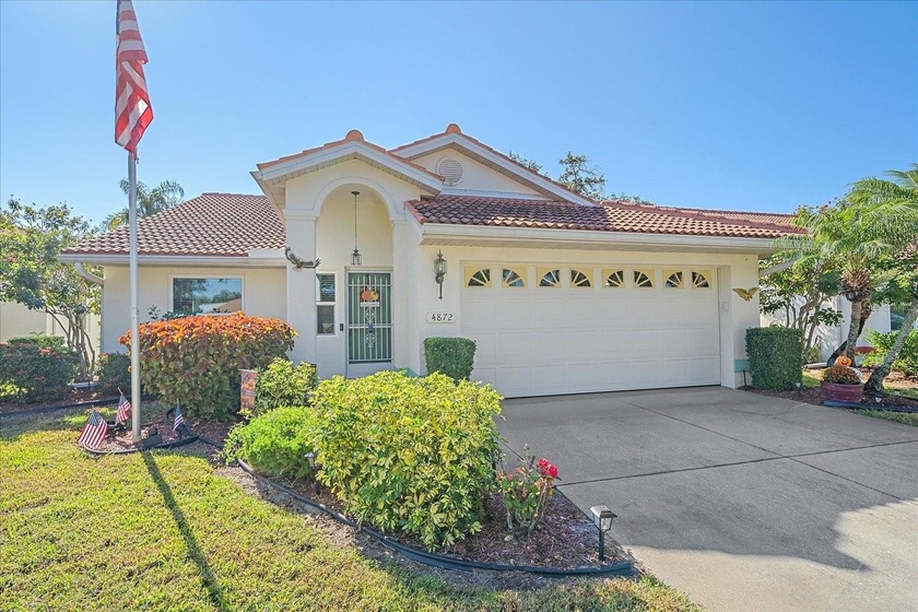 This well maintained, well constructed 2 bedroom, 2 bath home - Beach Home for sale in Venice, Florida on Beachhouse.com
