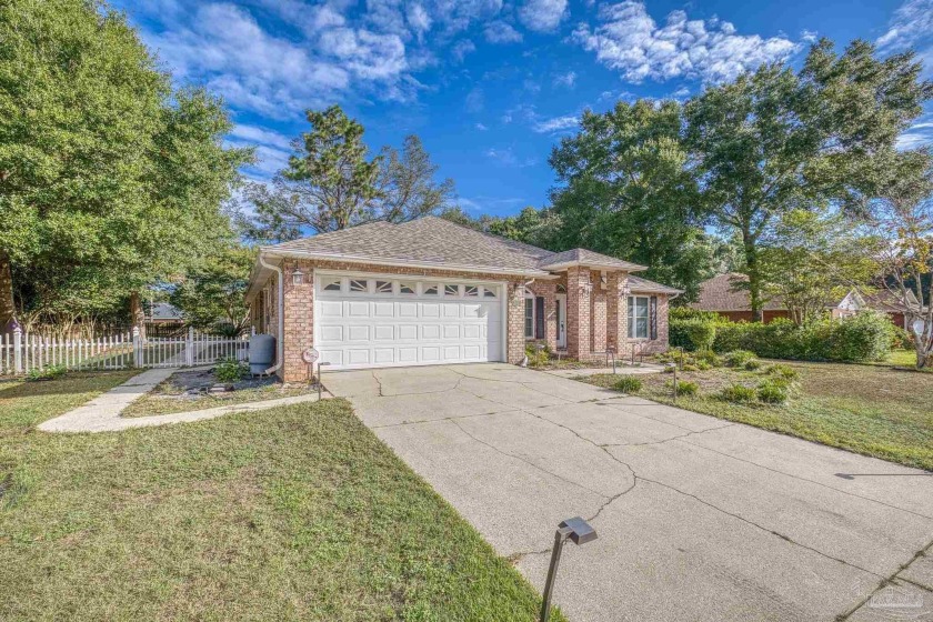 TANGLEWOOD GOLF COURSE BEAUTY ~ 4 bedroom PLUS OFFICE ~ Don't - Beach Home for sale in Milton, Florida on Beachhouse.com