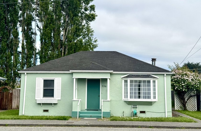 Looking for a little home in the Victorian Village of Ferndale? - Beach Home for sale in Ferndale, California on Beachhouse.com