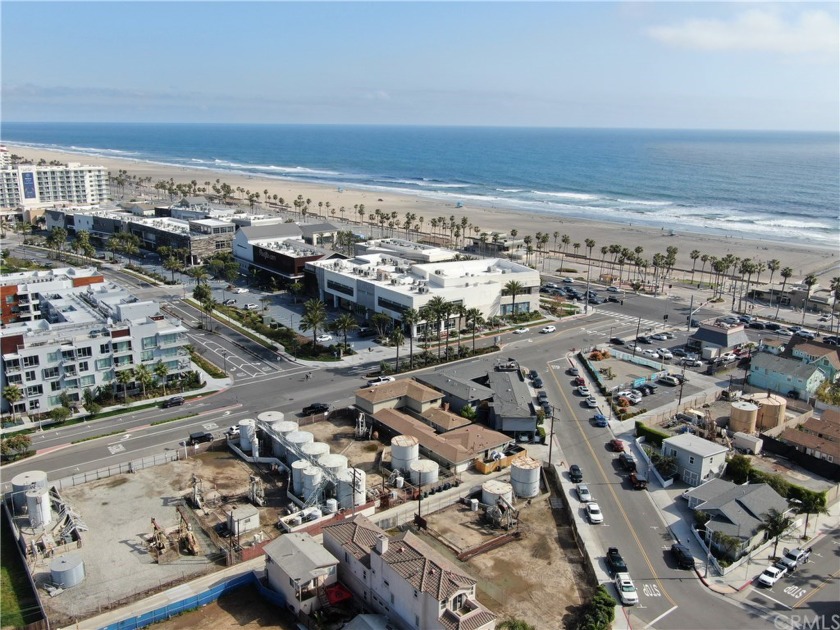 RARE OCEAN VIEW LOT CAN BE BOUGHT WITH A DOUBLE LOT RIGHT NEXT - Beach Lot for sale in Huntington Beach, California on Beachhouse.com