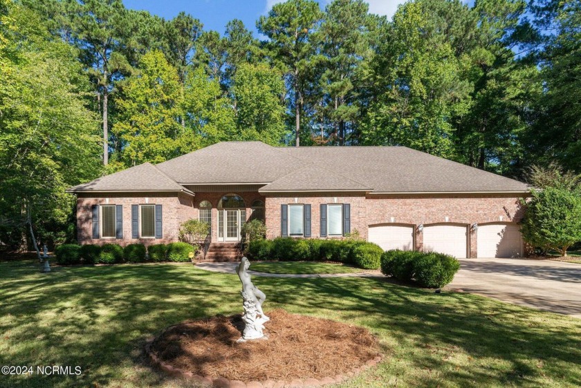 Stunning, custom-built all-brick home on a private 1-acre corner - Beach Home for sale in Chocowinity, North Carolina on Beachhouse.com