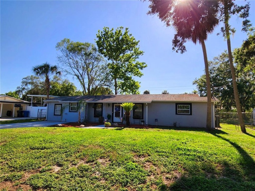ALAFIA RIVER HOME** HUGE LOT 120 FT. WATER FRONTAGE X 150 FT - Beach Home for sale in Gibsonton, Florida on Beachhouse.com