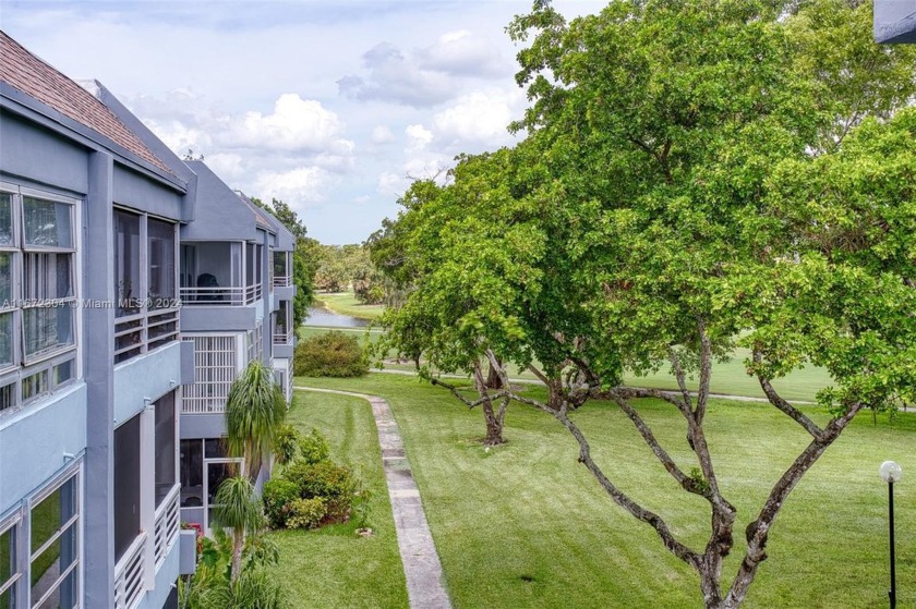 All ages large 1 bedroom 1.5 bathroom corner unit in Tamarac - Beach Condo for sale in Tamarac, Florida on Beachhouse.com