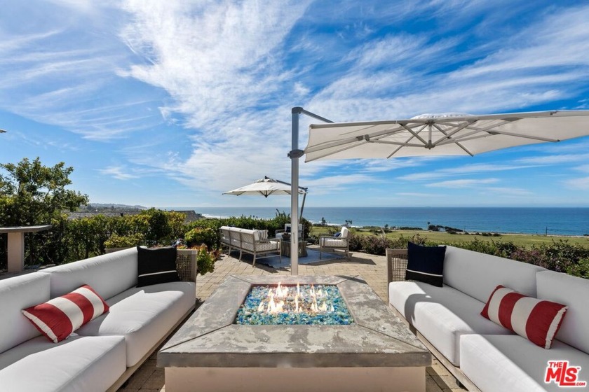 Escape to your own private paradise with spectacular panoramic - Beach Home for sale in Malibu, California on Beachhouse.com