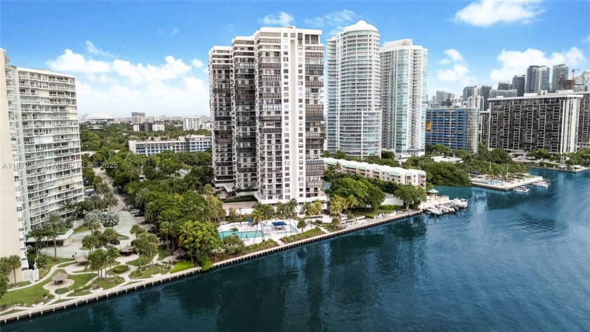 Rarely available line! This fully renovated 2BR residence offers - Beach Condo for sale in Miami, Florida on Beachhouse.com