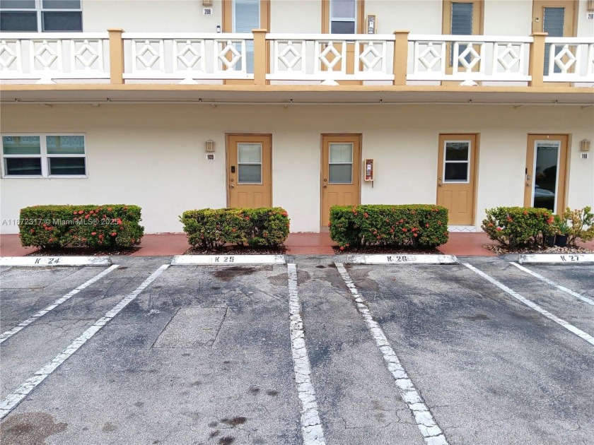Welcome to this inviting 2-bedroom, 2-bath condo in Kahlua - Beach Condo for sale in Lauderdale Lakes, Florida on Beachhouse.com