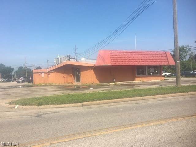 Great Location for new commercial / Retail structure or keep the - Beach Commercial for sale in Lorain, Ohio on Beachhouse.com