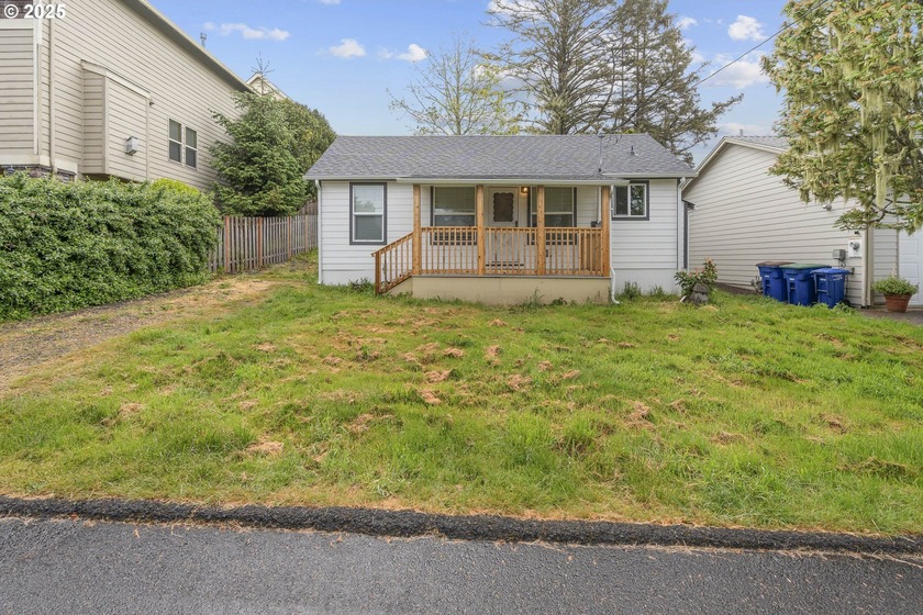 Recently renovated single-level home located a short walk from - Beach Home for sale in Lincoln City, Oregon on Beachhouse.com