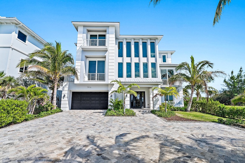 If you are looking for the absolute perfect beach house THIS IS - Beach Home for sale in Jensen Beach, Florida on Beachhouse.com