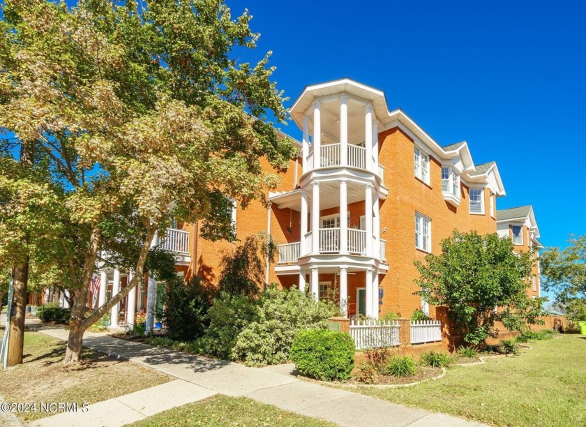 Rare opportunity to purchase a water view townhome in the Queens - Beach Townhome/Townhouse for sale in New Bern, North Carolina on Beachhouse.com