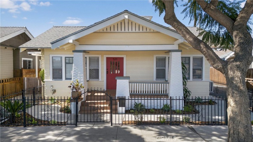 Just updated with fresh paint and landscaping! Welcome to 521 - Beach Townhome/Townhouse for sale in Long Beach, California on Beachhouse.com