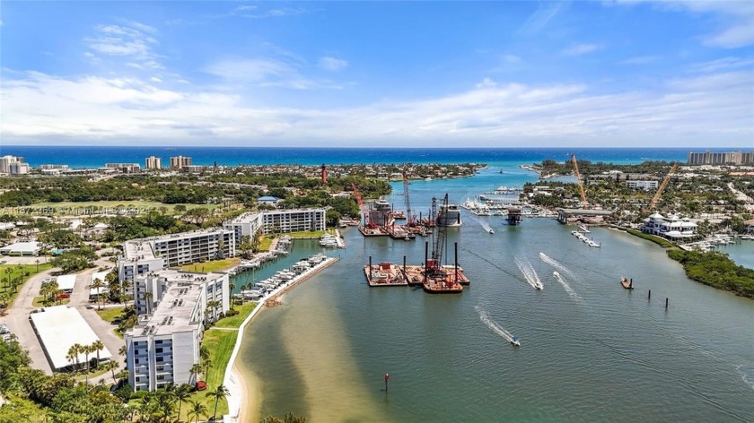 Immerse yourself in the stunning panoramas of Jupiter Inlet and - Beach Condo for sale in Jupiter, Florida on Beachhouse.com