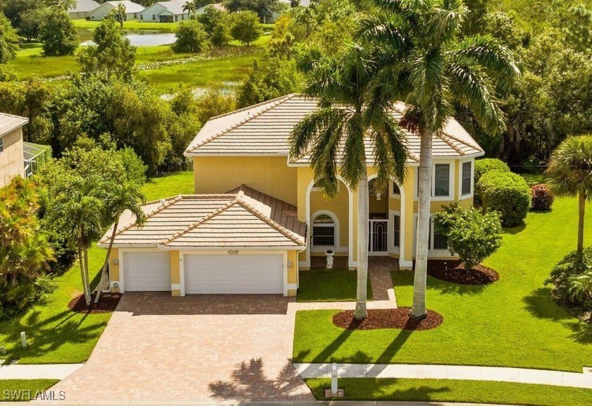 You will LOVE this Spacious & UPDATED 5B+Loft/3Ba family home - Beach Home for sale in Fort Myers, Florida on Beachhouse.com