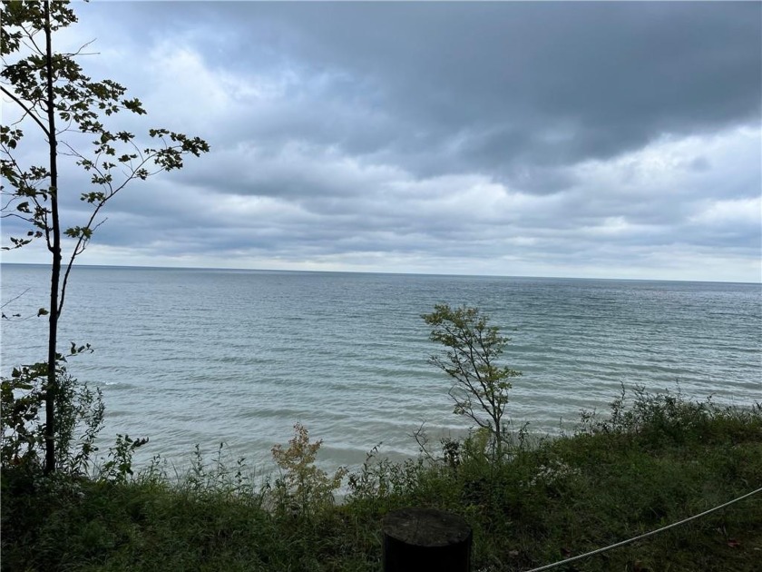 LOCATION, LAKEFRONT, AND LIFESTYLE. YOU CAN OWN THIS BEAUTIFUL - Beach Lot for sale in North Springfield, Pennsylvania on Beachhouse.com