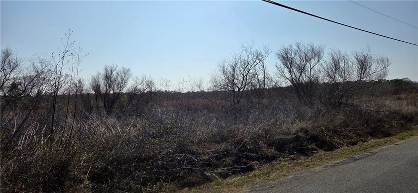 Escape to this stunning wooded 1 acre tract where country charm - Beach Lot for sale in Rockport, Texas on Beachhouse.com