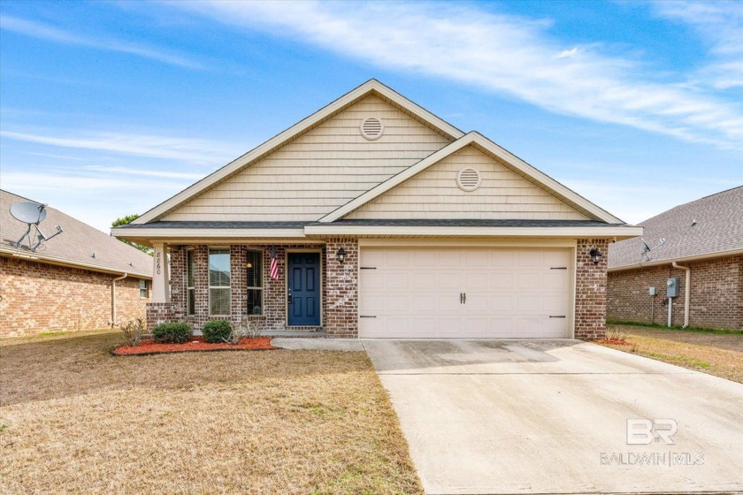 Move in ready! Well-maintained 7-year-old 3-bedroom, 2-bathroom - Beach Home for sale in Foley, Alabama on Beachhouse.com