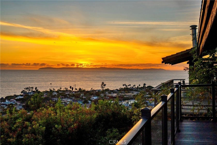 Awe-inspiring, panoramic Coastline, Catalina Island, and City - Beach Home for sale in Laguna Beach, California on Beachhouse.com