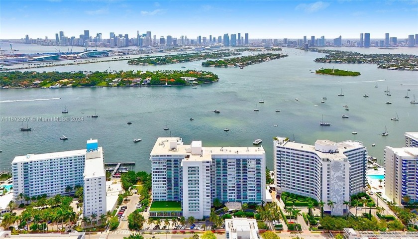 Rarely available, beautifully remodeled large 1 bedroom, 1.5 - Beach Condo for sale in Miami Beach, Florida on Beachhouse.com