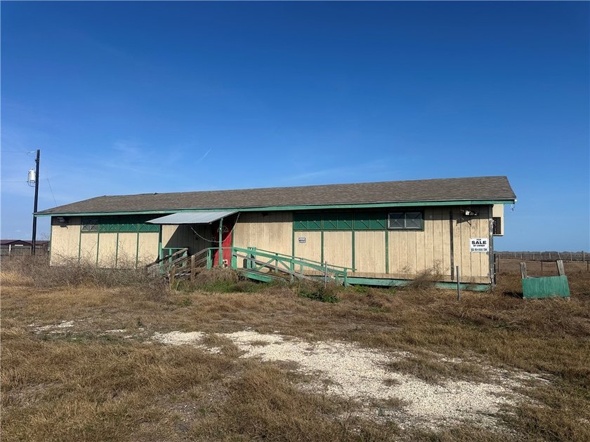 Prime 1.00-acre tract located on Highway 2678 between Bayside - Beach Commercial for sale in Bayside, Texas on Beachhouse.com
