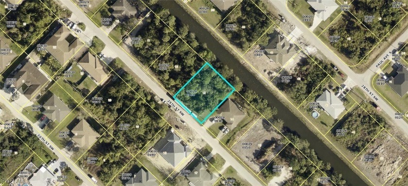 Oversize duplex lot that backs up to a canal.  Just 3 streets - Beach Lot for sale in Lehigh Acres, Florida on Beachhouse.com