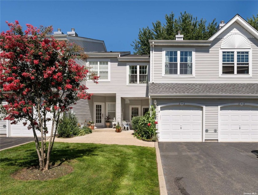 Welcome to the largest model in the Highlands Community of Port - Beach Townhome/Townhouse for sale in Port Jefferson, New York on Beachhouse.com