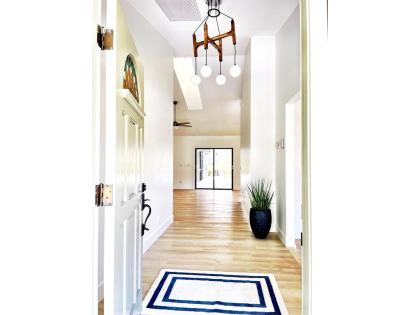 LOCATION! INSIDERS KNOW COVETED SHADY LAKES AREA, BEST IN PALM - Beach Home for sale in Palm Beach Gardens, Florida on Beachhouse.com
