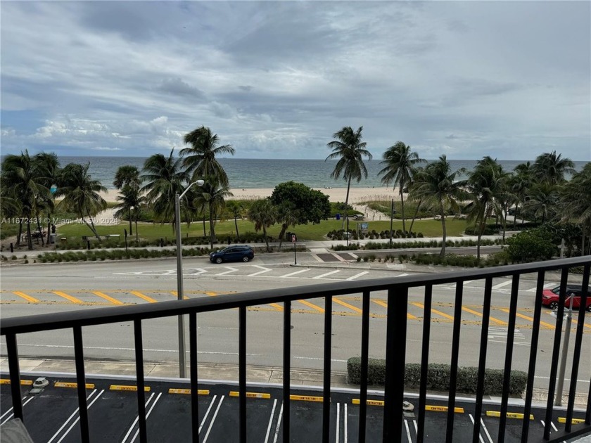 STUNNING DIRECT OCEAN VIEWS!! UNOBSTRUCTED SOUTH EAST CORNER - Beach Condo for sale in Pompano Beach, Florida on Beachhouse.com