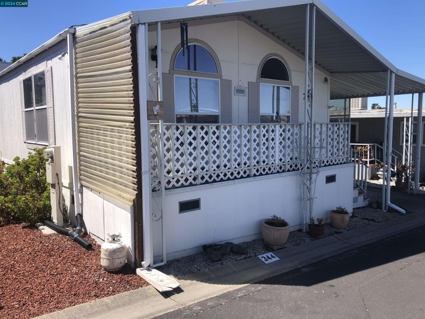 Whoa, Here we Go!!! 2001 MFG Home in Senior Citizen Mobile Home - Beach Home for sale in San Pablo, California on Beachhouse.com