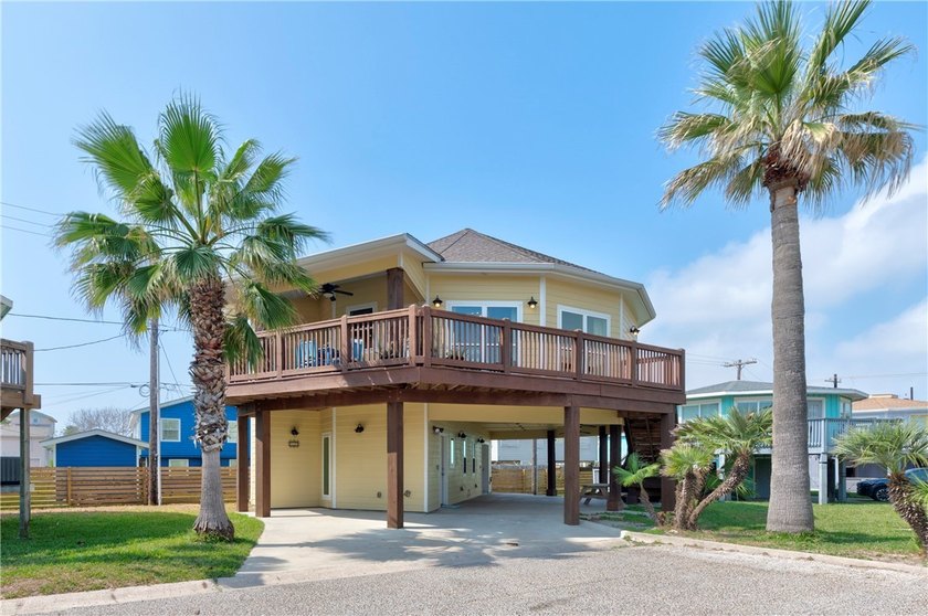 You've never seen a Sunday Villas home quite like Tract 16! - Beach Home for sale in Port Aransas, Texas on Beachhouse.com