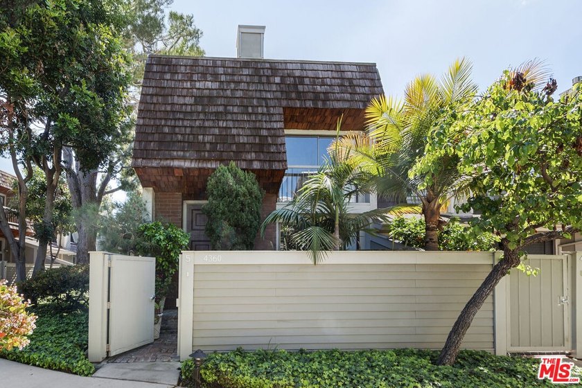 Located in the highly sought-after Villa Velletri community - Beach Condo for sale in Marina Del Rey, California on Beachhouse.com