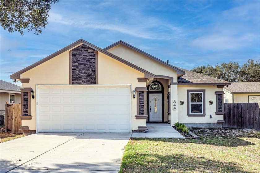 Welcome to this beautifully maintained 3-bedroom, 2-bath home in - Beach Home for sale in Aransas Pass, Texas on Beachhouse.com