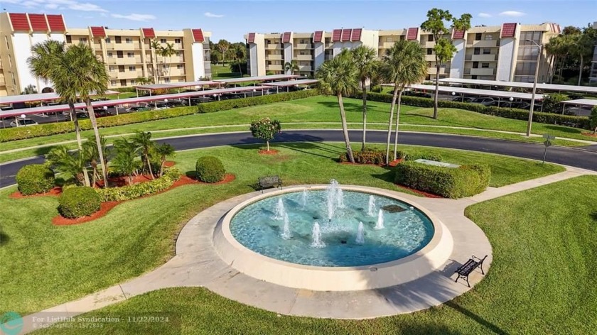 Beautifully updated residence in a 55+ community features a - Beach Condo for sale in Boca Raton, Florida on Beachhouse.com