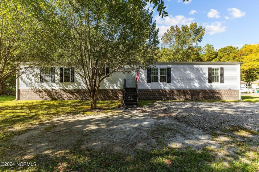 Discover your private oasis in this charming 2-bedroom - Beach Home for sale in Newport, North Carolina on Beachhouse.com