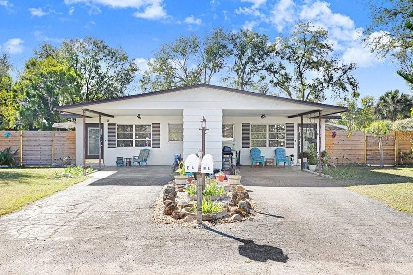 Tucked away on a quiet street just minutes from some of the - Beach Home for sale in Bradenton, Florida on Beachhouse.com