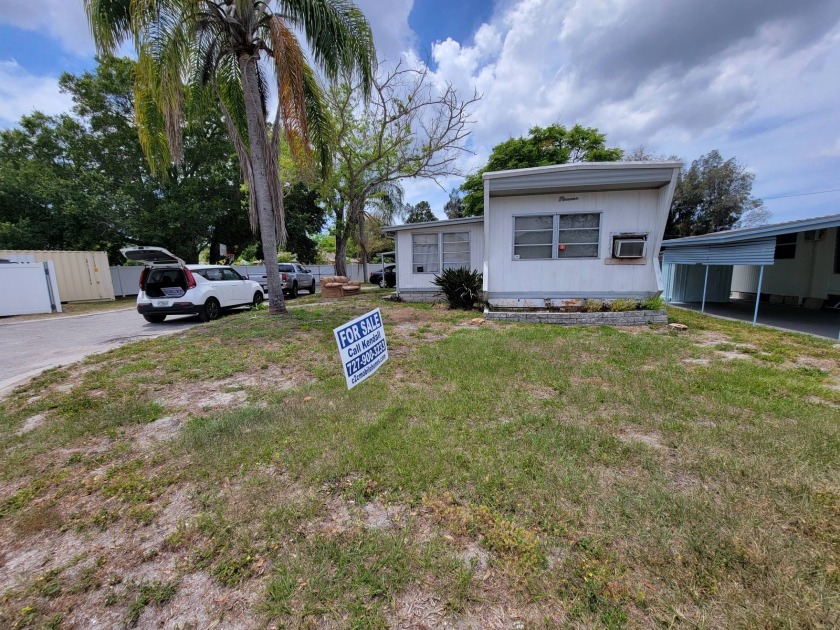 Located in Silver Lake mhp, an all age community with a lot rent - Beach Home for sale in St. Petersburg, Florida on Beachhouse.com
