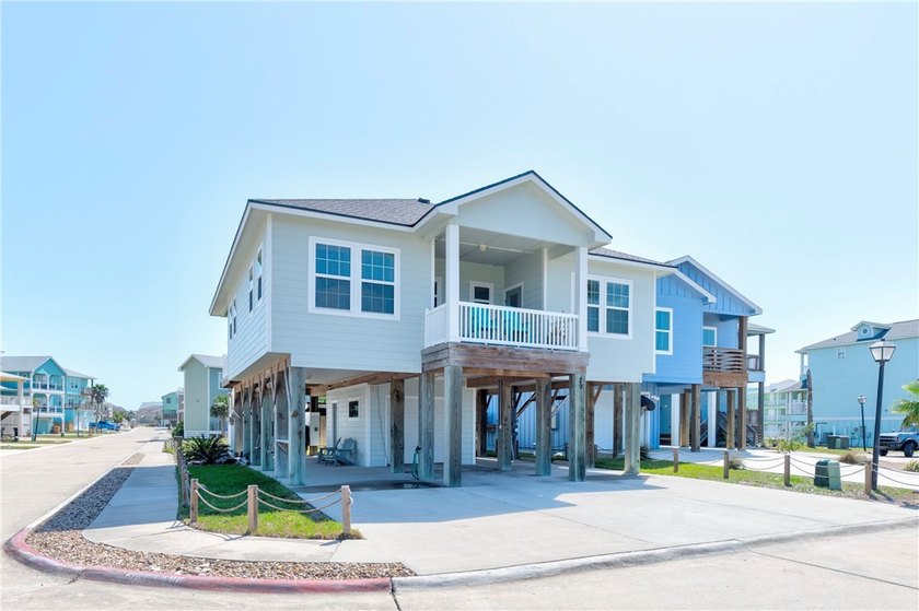 Situated in the center of Mustang Island, is a detached condo - Beach Condo for sale in Port Aransas, Texas on Beachhouse.com
