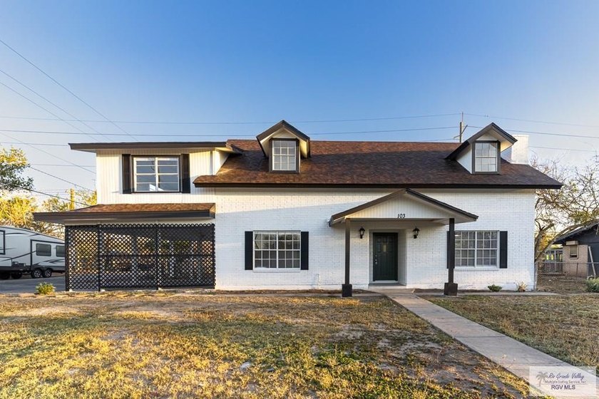 Charming home that offers the perfect blend of space, comfort - Beach Home for sale in Brownsville, Texas on Beachhouse.com