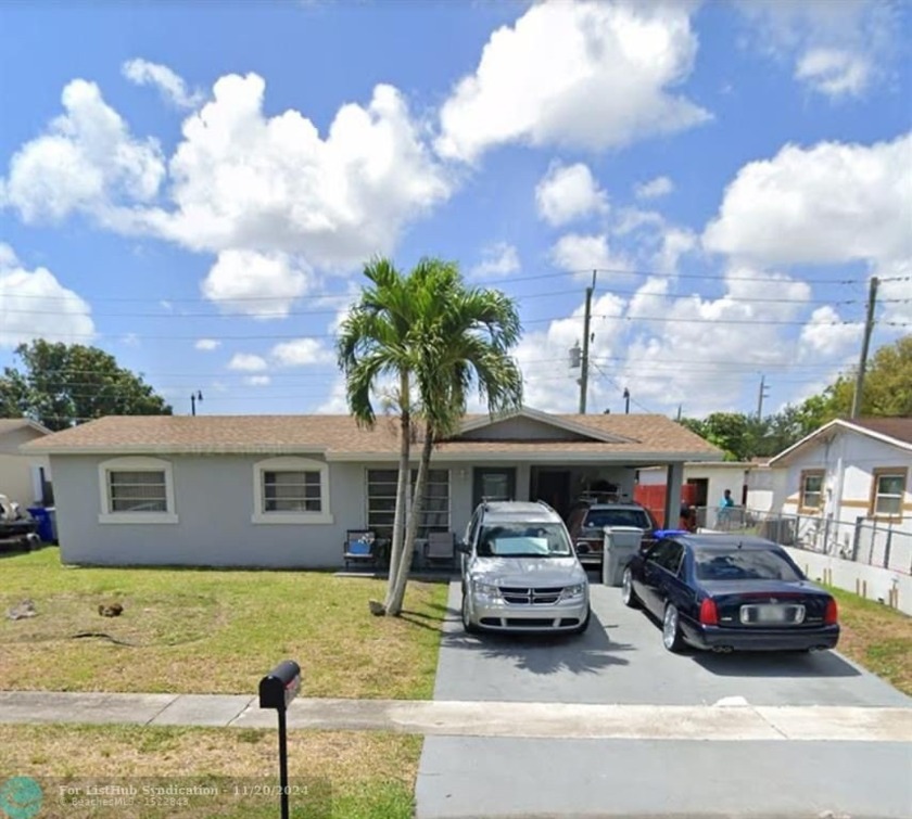 Spacious home. No HOA This a great opportunity with lots of - Beach Home for sale in Pompano Beach, Florida on Beachhouse.com