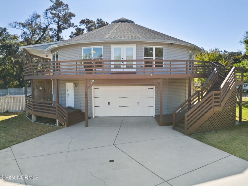 Discover your dream home in this unique single-family oasis - Beach Home for sale in Carolina Beach, North Carolina on Beachhouse.com