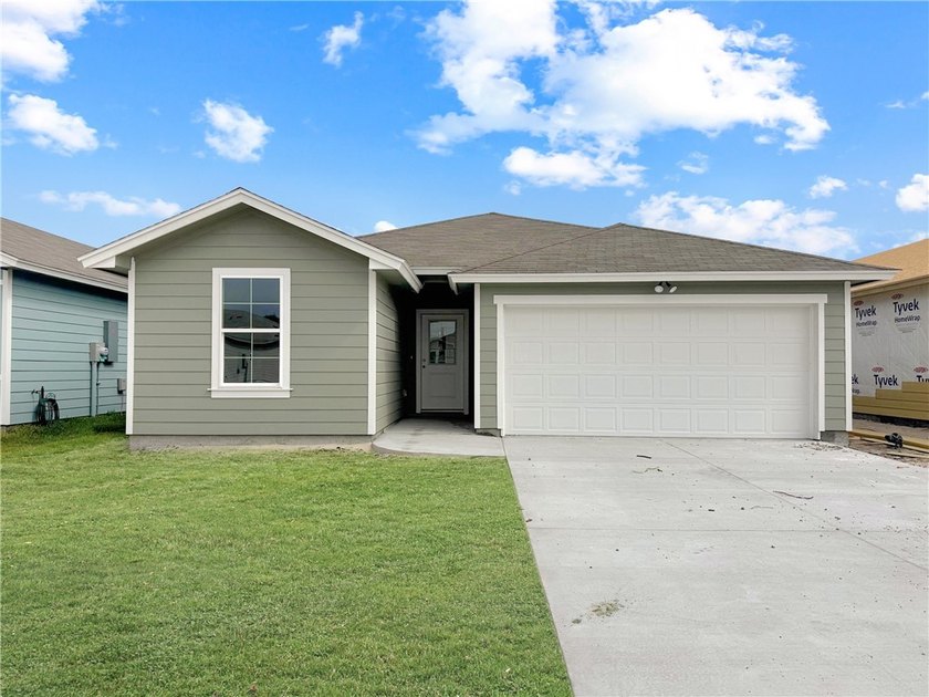 Welcome to 1947 Topwater - a beautifully designed 3 bedroom, 2 - Beach Home for sale in Aransas Pass, Texas on Beachhouse.com