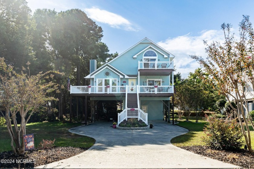 If you're looking for a home in a prime location near the sound - Beach Home for sale in Emerald Isle, North Carolina on Beachhouse.com