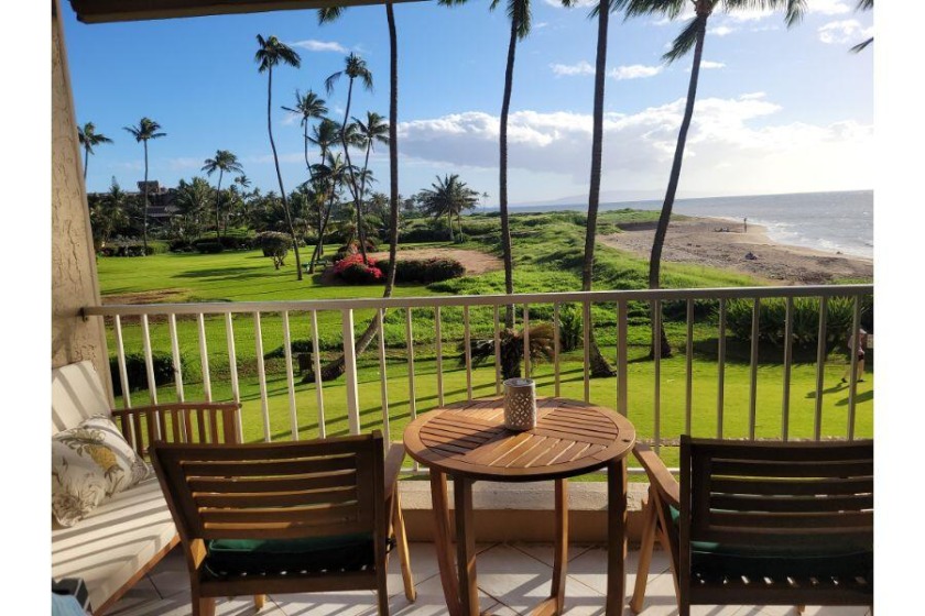 Gorgeous Ocean Views &amp Interior - Menehune Shores #220 - Beach Vacation Rentals in Kihei, Maui, HI on Beachhouse.com
