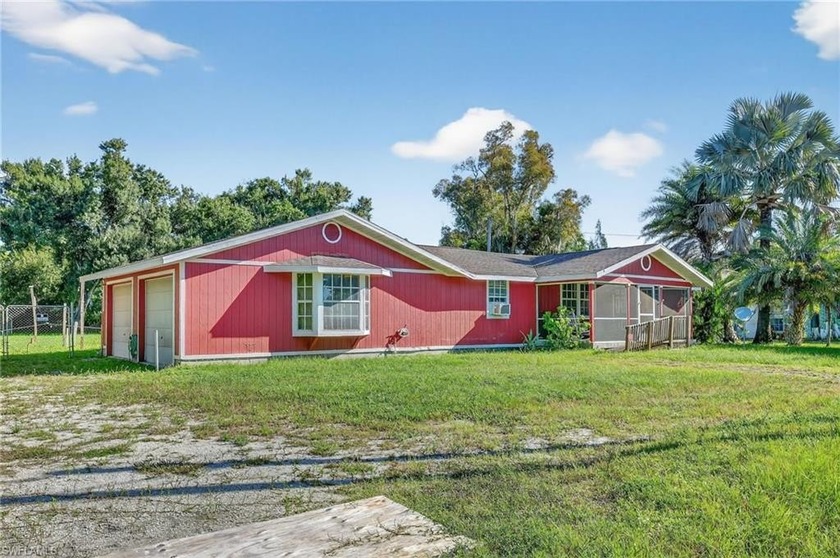 Discover Your Dream Home! Step into 1,616 sq. ft. of comfortable - Beach Home for sale in North Fort Myers, Florida on Beachhouse.com