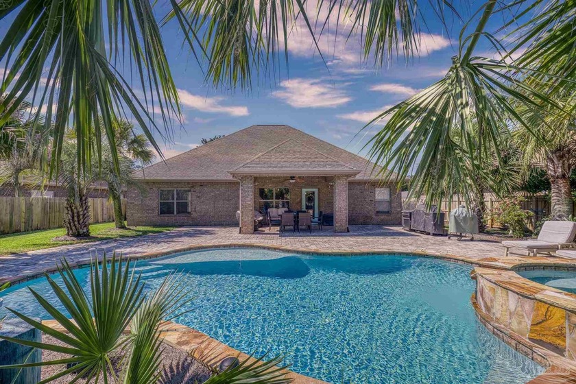 Waiting for a pool home in Navarre?  Wait no more!  Discover - Beach Home for sale in Navarre, Florida on Beachhouse.com